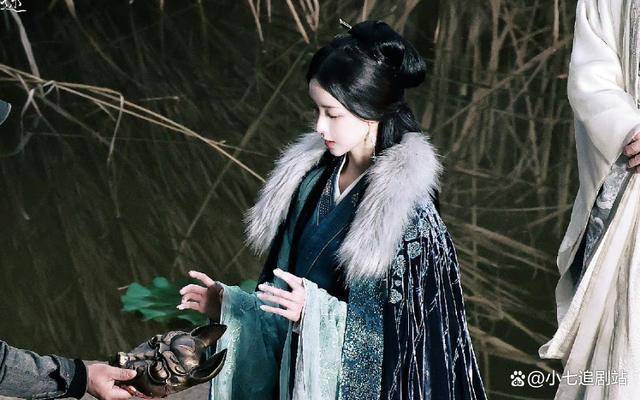 陈都灵四处救场