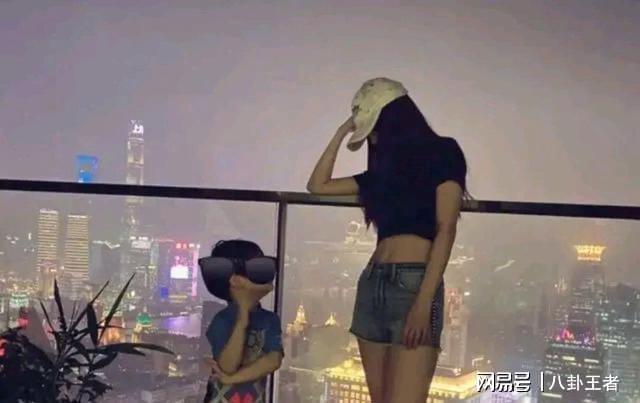 叶珂登堂入室！杨颖紧急搬离黄晓明上亿豪宅，儿子小海绵罕见出镜