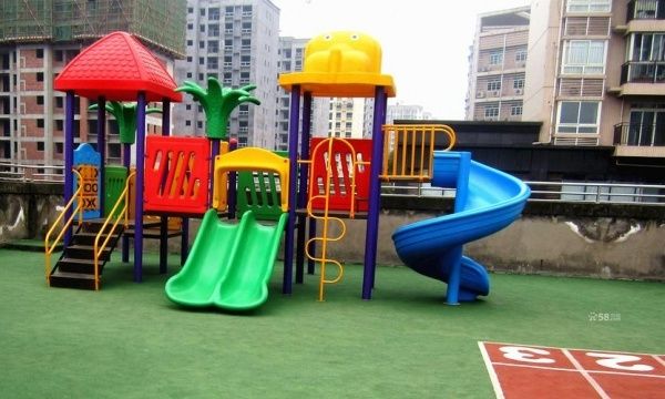 5岁男孩幼儿园受虐待
