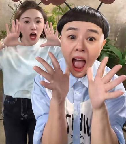 金龟子女儿官宣怀孕，老公抚摸孕肚小心翼翼，王宁升级当姥爷！