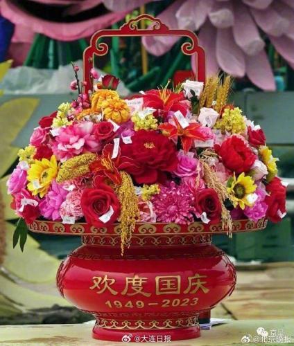 看天安门大花篮吊装全过程