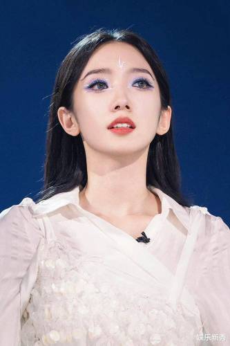 孟美岐坦言自己两年没有工作
