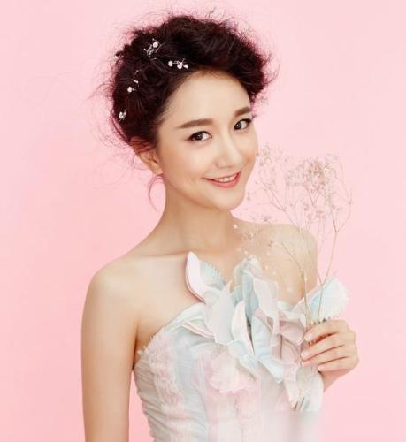 她拍了二十年戏没有火，如今祛掉一颗痣之后，凭颜值爆火走红