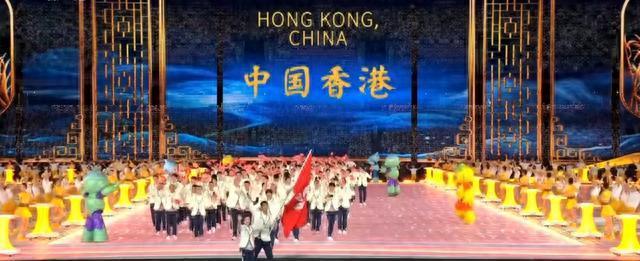 郭晶晶担任亚运会执旗手