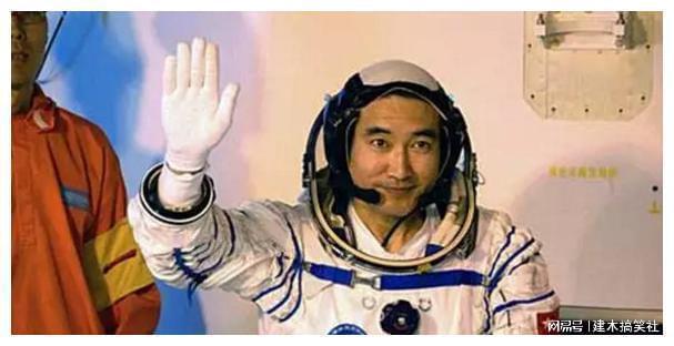 太空行走第一人翟志刚自述：太空遭遇奇事,至今无解,只是偶然