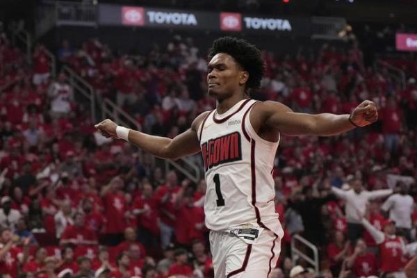 恭喜阿门汤普森入选NBA最佳一防阵容