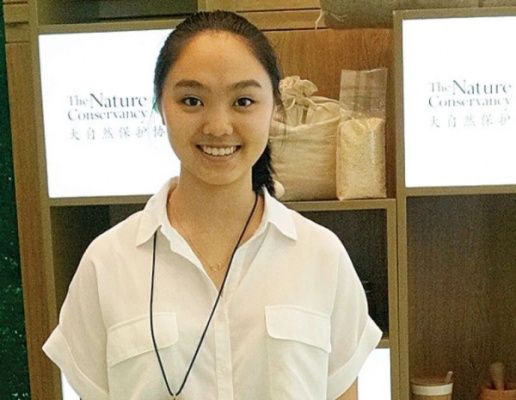 李连杰晒女儿大学毕业照近况