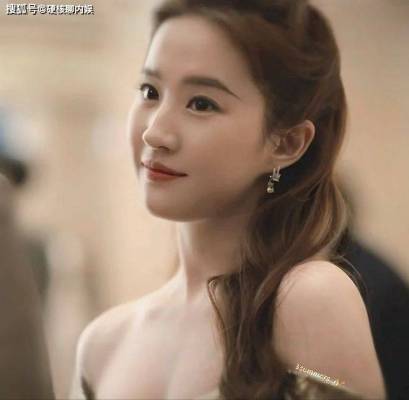 赵丽颖删争议博文，与刘亦菲“大女主”形象对比见高下