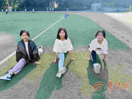 西安一小老师拍下学生6年对比照作毕业礼物