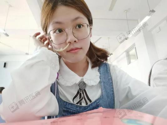 二十岁患上奇怪疾病无法正常进食