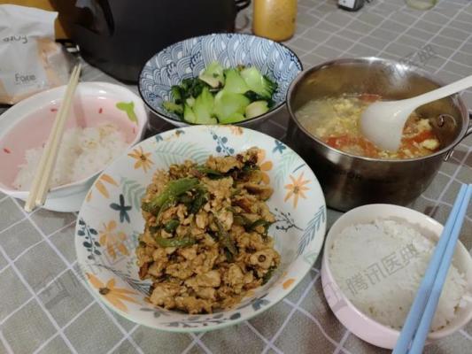 二十岁患上奇怪疾病无法正常进食