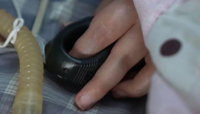 全身瘫痪小伙带全家住集装箱种菜，赔光拆迁款仍坚持
