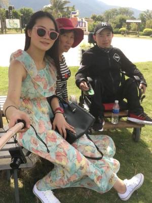 全身瘫痪小伙带全家住集装箱种菜，赔光拆迁款仍坚持
