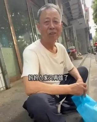 双胞胎兄弟跪谢爷爷：带我们考上大学