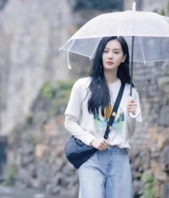 刘诗诗用心在养LABUBU，细节见真章