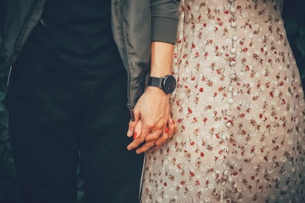 女生的软萌“好嫁风”为何只吸引爹味男?