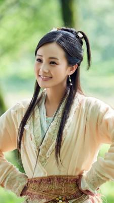 李一桐坐飞机光脚踩座位被批素质低