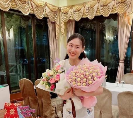 36岁梁洛施被曝新恋情，对方身份引关注