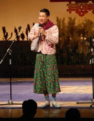 小沈阳回应女儿出道：她还小，希望给她一个快乐童年