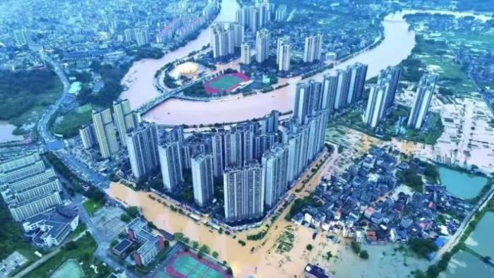 广东怀集遭遇百年一遇洪水，6.8万人紧急转移