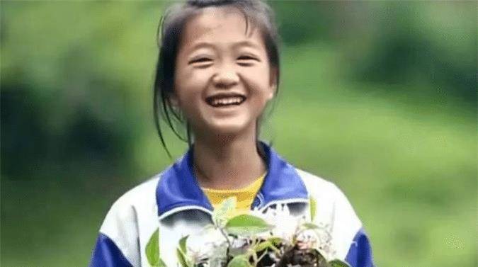 《变形计》“神仙妹妹”高中辍学当网红引质疑