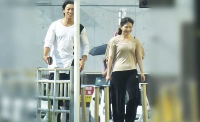 34岁男星隐婚生子4年半，高调恋爱致昔日绯闻女友成小三