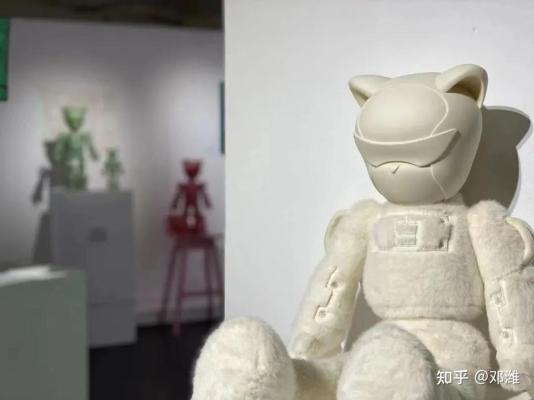 泰国公主拎爱马仕配Labubu！国产“Jellycat”，为什么火爆泰国？