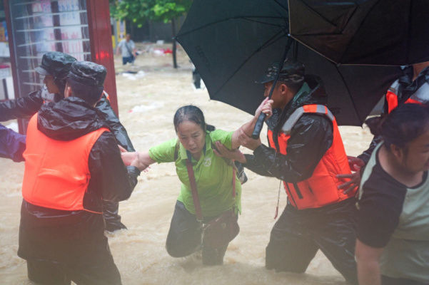 千名武警驰援榕江
