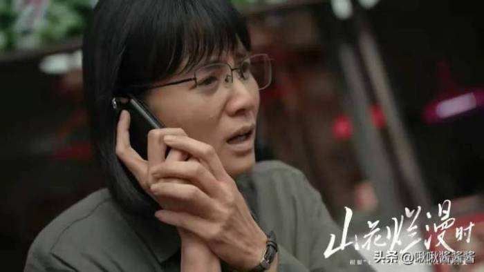 宋佳获奖感言封神，闫妮送花，关晓彤钟楚曦表情失控