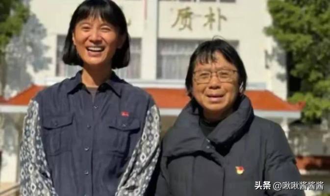 宋佳获奖感言封神，闫妮送花，关晓彤钟楚曦表情失控