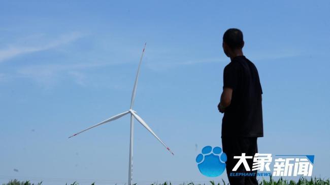 工地大哥人民日报发文：读书改变生活