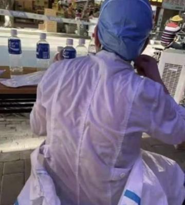 夏天穿长袖长裤真的更凉快吗