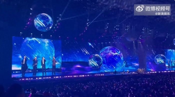 五月天演唱会万人合唱《流星雨》