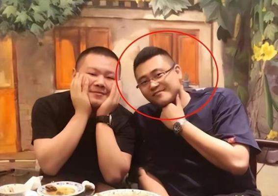 郭德纲携家人亮相墨尔本