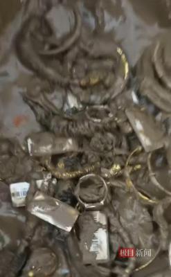 上千万金饰被冲走事件