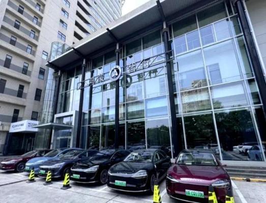 奔驰4S店关闭，车主售后权益受质疑