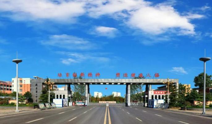 中学要求统一发型引争议