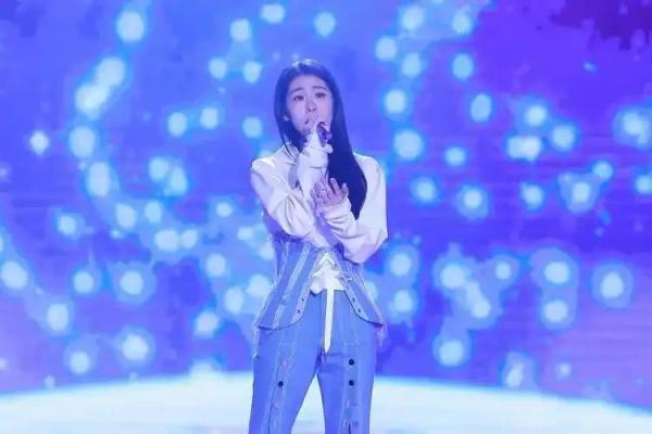 张碧晨演唱会遇冷，风波后反响平淡