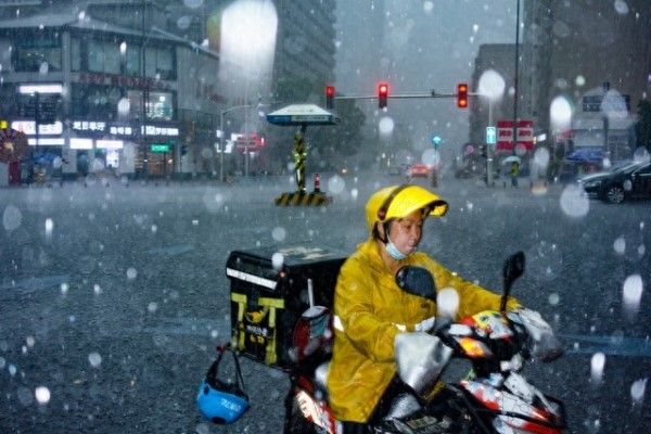 老师兼职送外卖10天挣362.3元