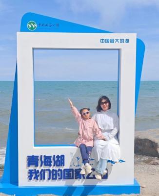 青海湖撞脸大S走红，原相机下的青春真实