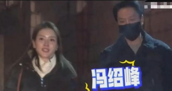 冯绍峰新欢曝光，混血女友颜值超赵丽颖