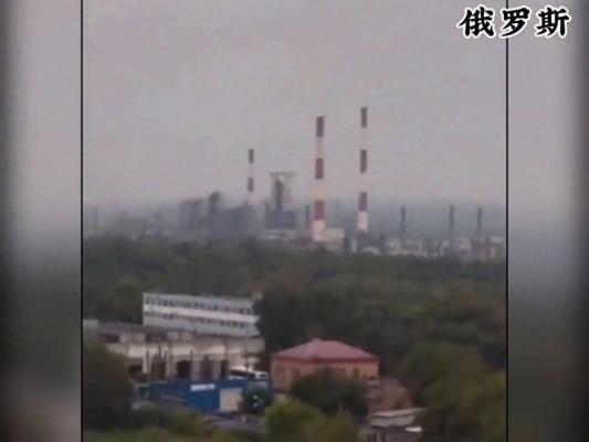 俄无人机袭击乌战车爆炸