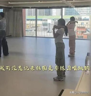 黄奕怼网友：女儿出道关你啥事？