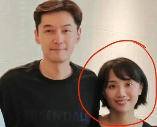 胡歌妻子二胎产子，喜迎升级当爸