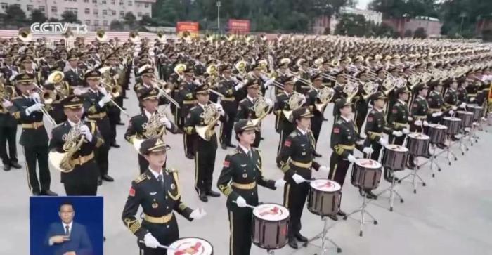 最大规模军乐团亮相九三阅兵