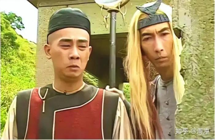 40岁男星现状落魄，环卫工兼乞讨养家