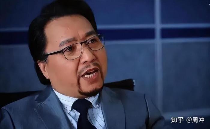 40岁男星现状落魄，环卫工兼乞讨养家